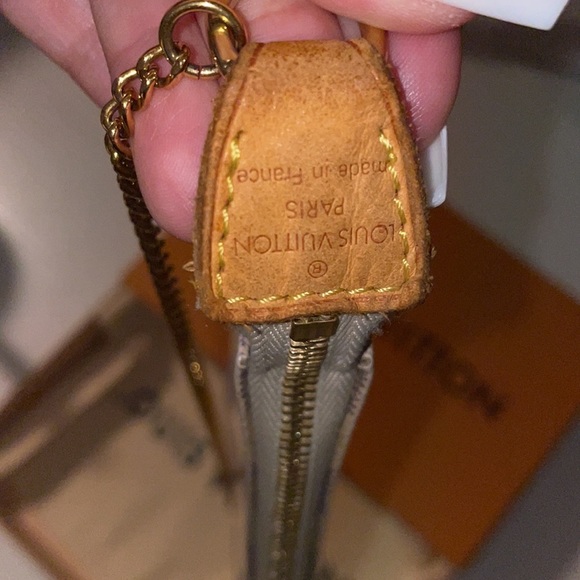 Louis Vuitton Damier Azur Mini Pochette - Picture 4 of 10